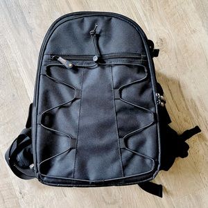 Amazon Basics -NWOT!- DSLR Camera Backpack - 📸